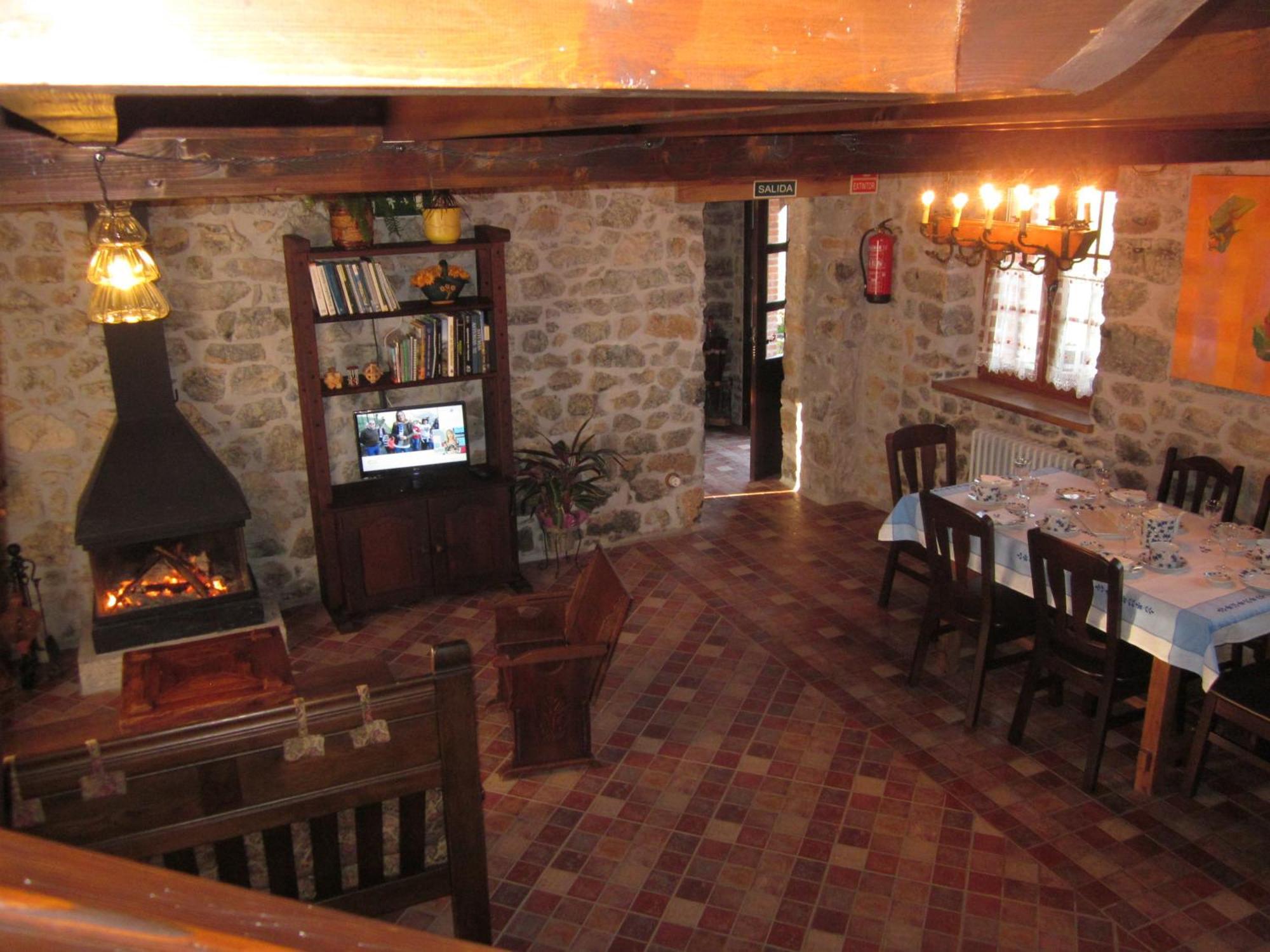 Gasthaus El Conventu Del Asturcon Lago  Exterior foto