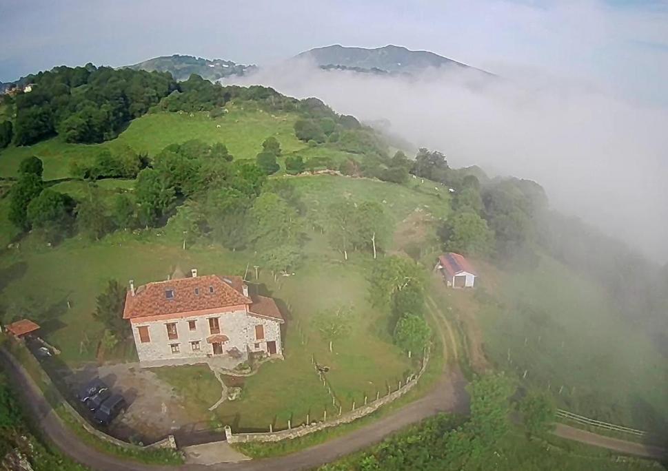 Gasthaus El Conventu Del Asturcon Lago  Exterior foto